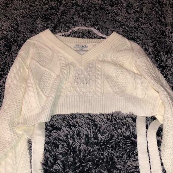 Skirt and sweater set - Picture 3 of 3